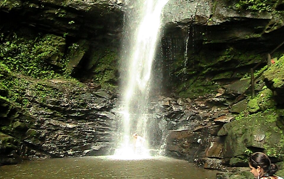 Rio Mayo, Los bungalos / bungalows de Santa Ana, Tarapoto, Catarata de Ahuashiyacu